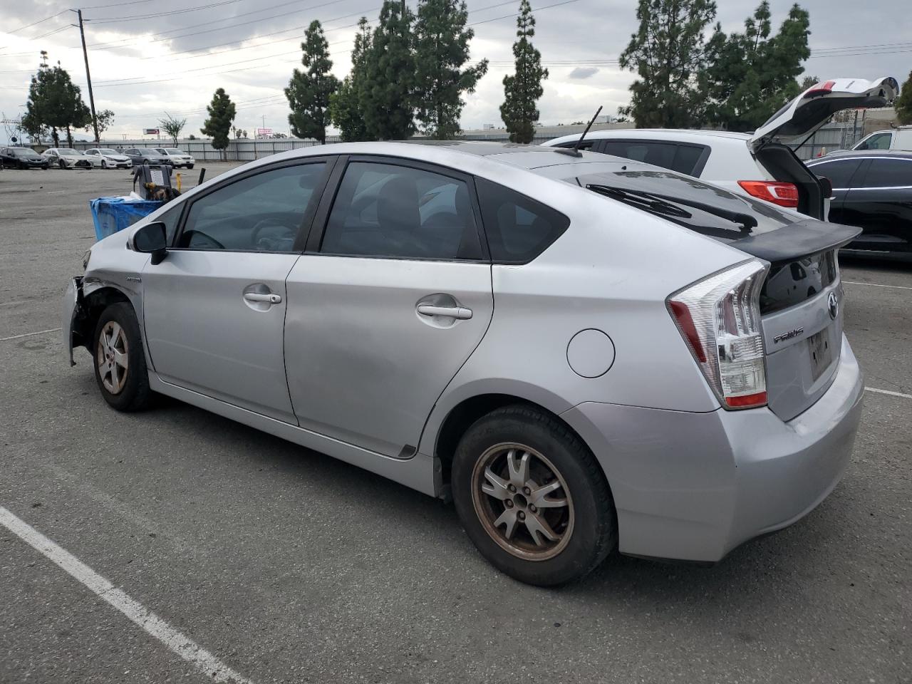 TOYOTA PRIUS
