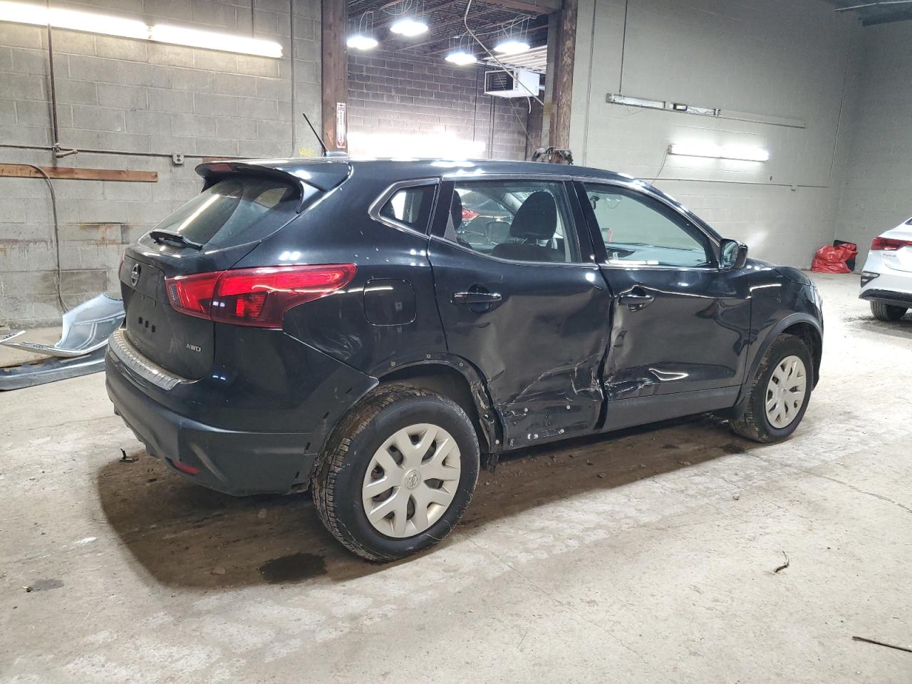 NISSAN ROGUE SPORT S