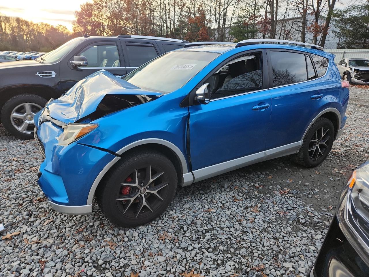 Lot #3302814903 2016 TOYOTA RAV4 SE