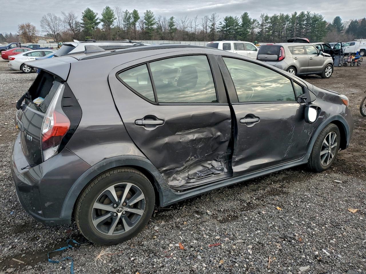TOYOTA PRIUS C