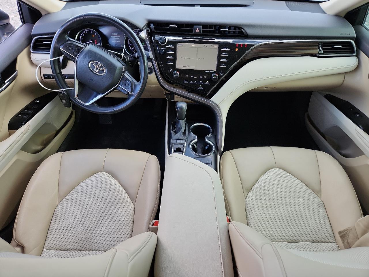 TOYOTA CAMRY XLE
