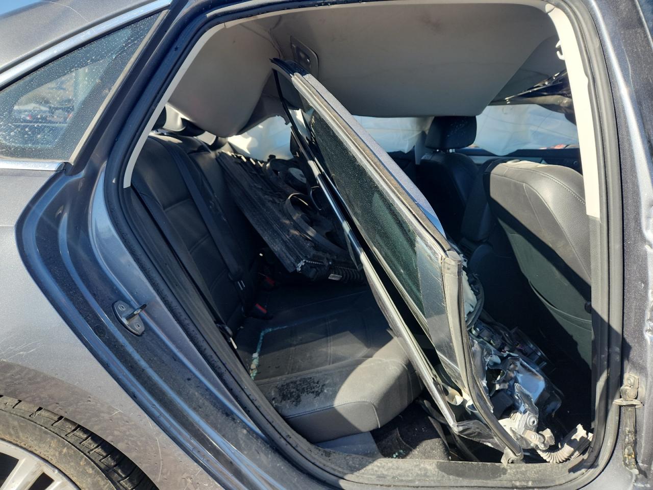 VOLKSWAGEN PASSAT SE