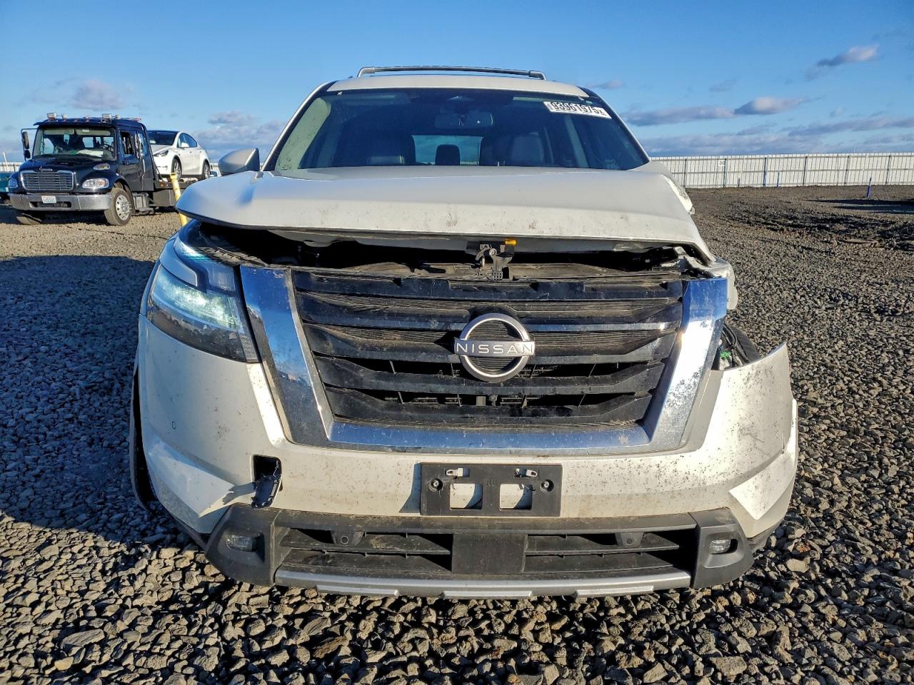 NISSAN PATHFINDER PLATINUM