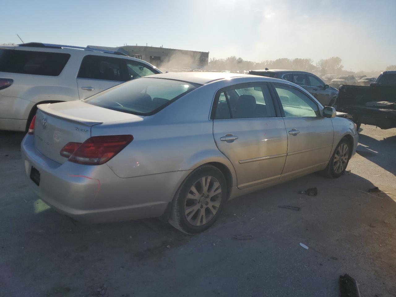 Lot #3290498481 2008 TOYOTA AVALON XL