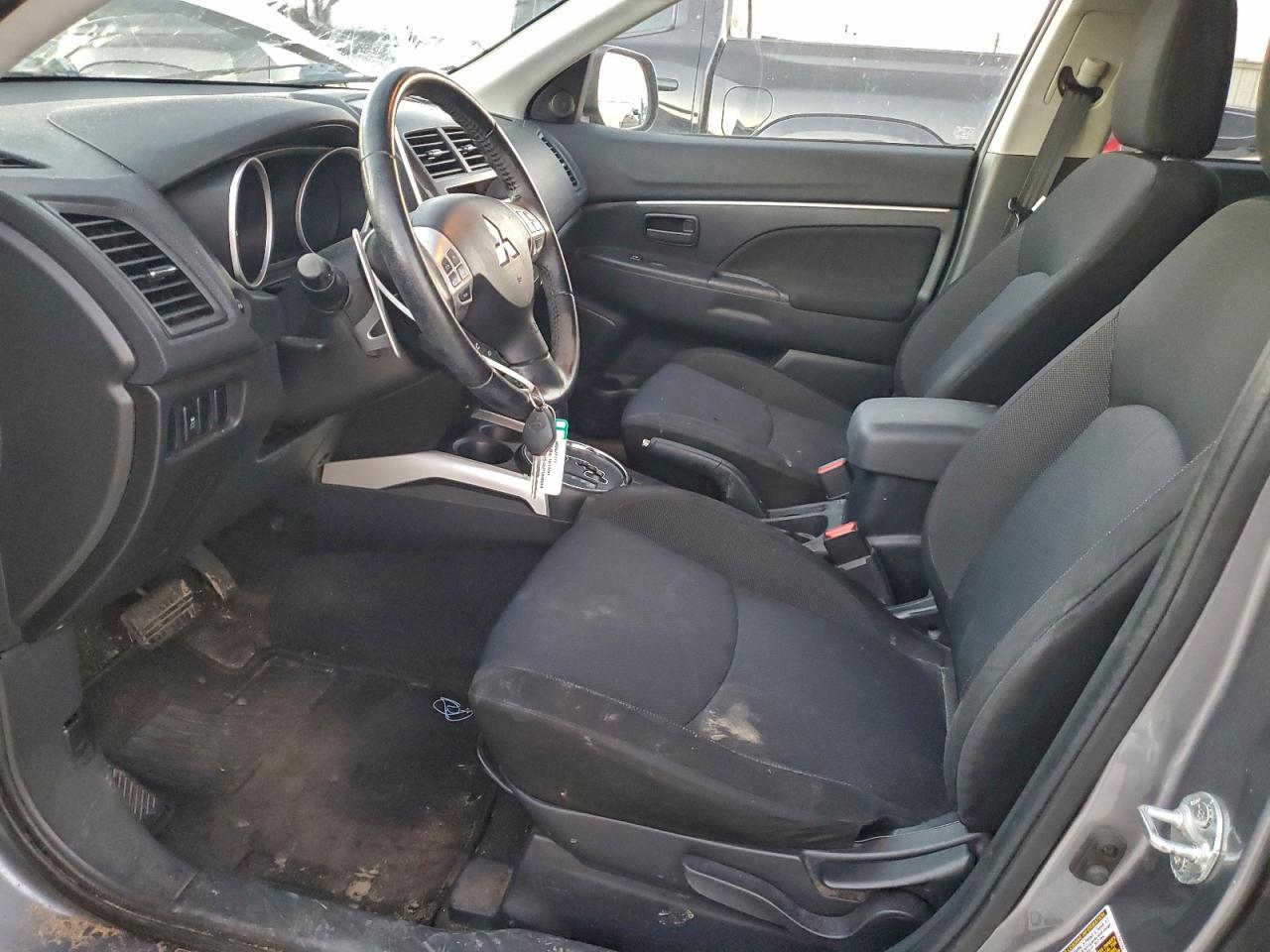 MITSUBISHI OUTLANDER ES