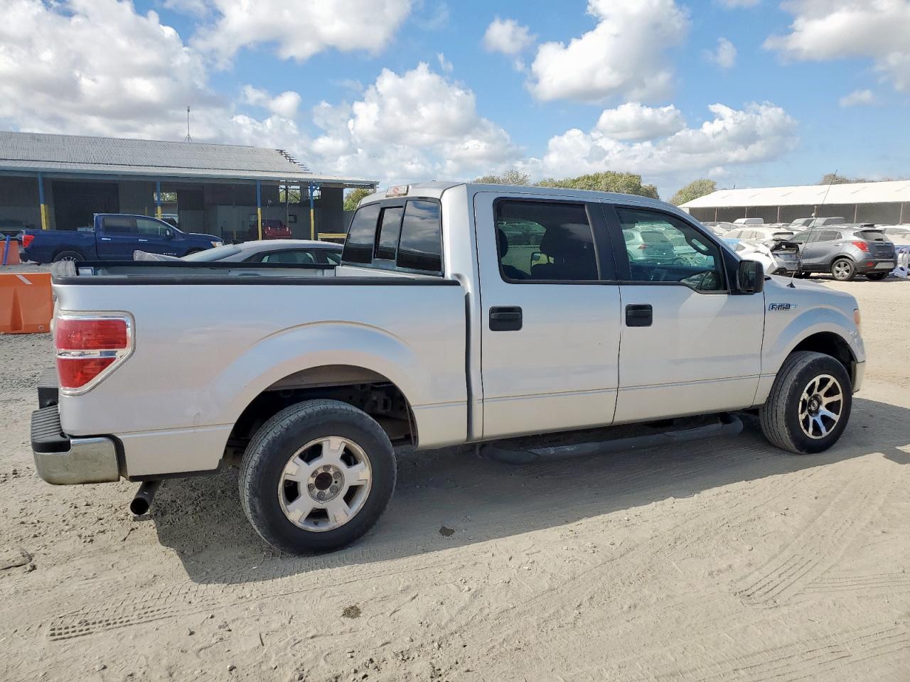 FORD F-150 SUPERCREW