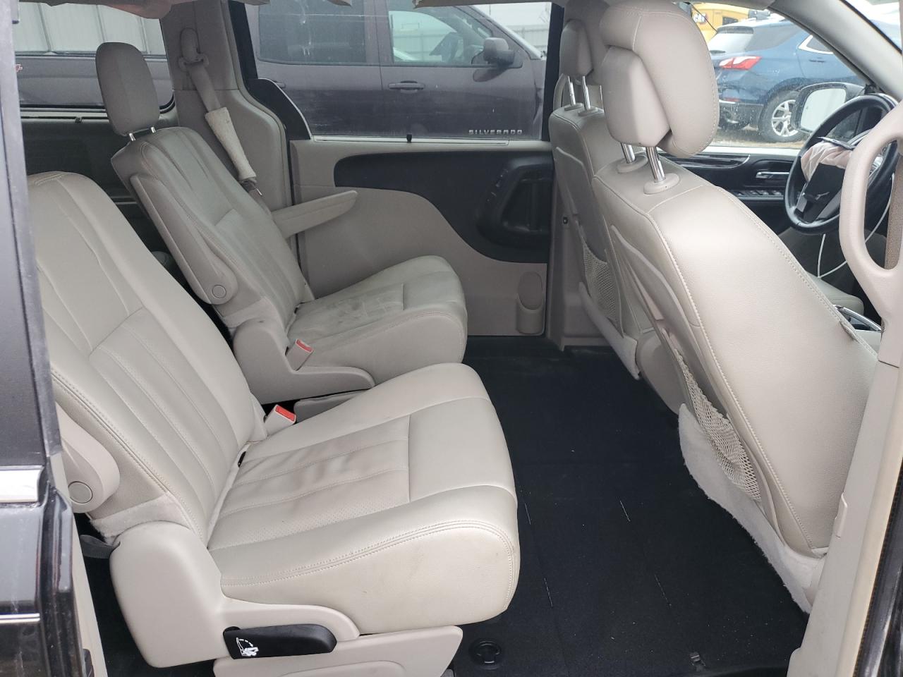 CHRYSLER TOWN & COUNTRY TOURING L