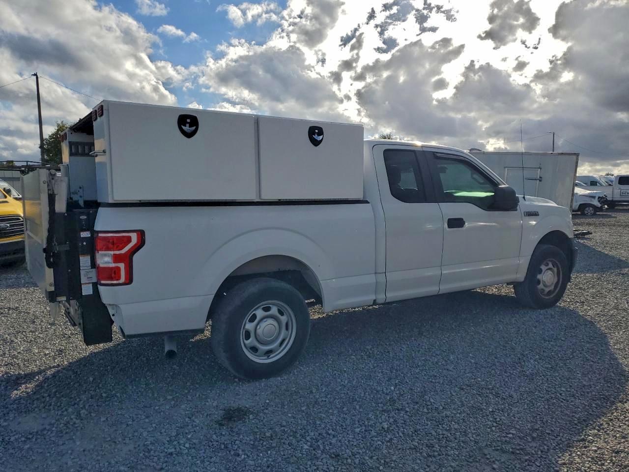 FORD F-150 SUPER CAB