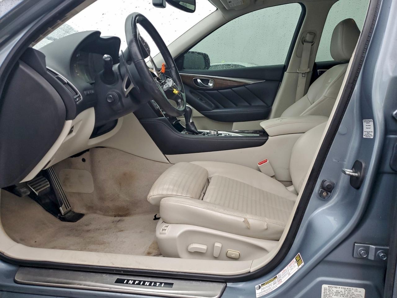 INFINITI Q50 HYBRID PREMIUM