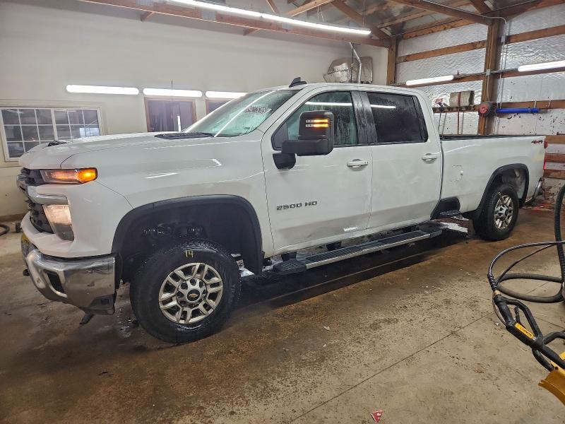 Global Auto Auctions: 2025 CHEVROLET SILVERADO