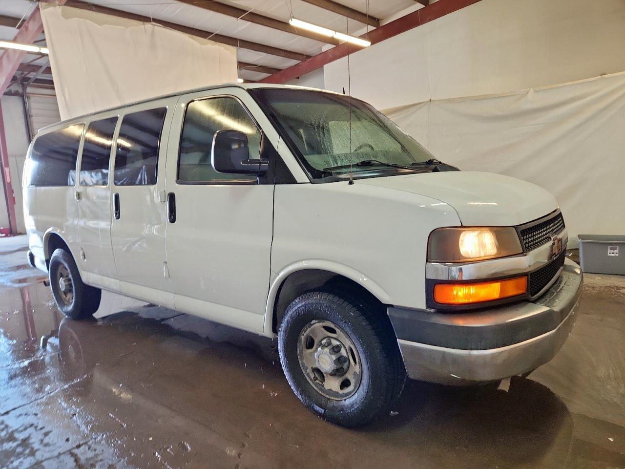 CHEVROLET EXPRESS LT