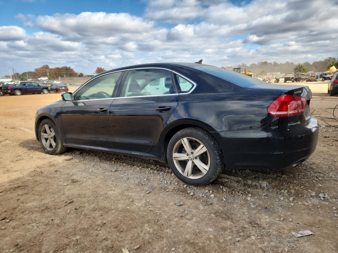 VOLKSWAGEN PASSAT SE