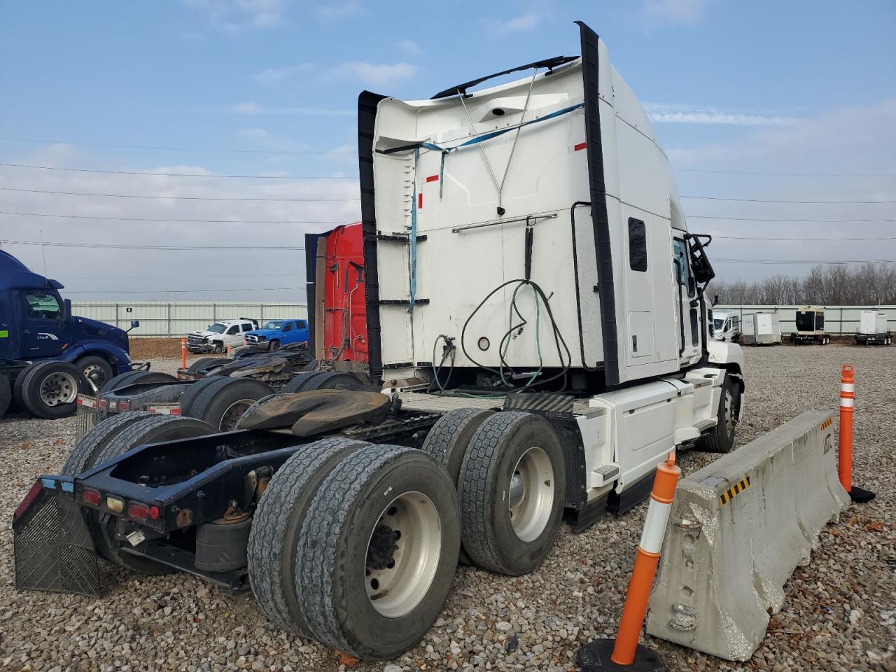 Lot #3291166961 2022 MACK ANTHEM
