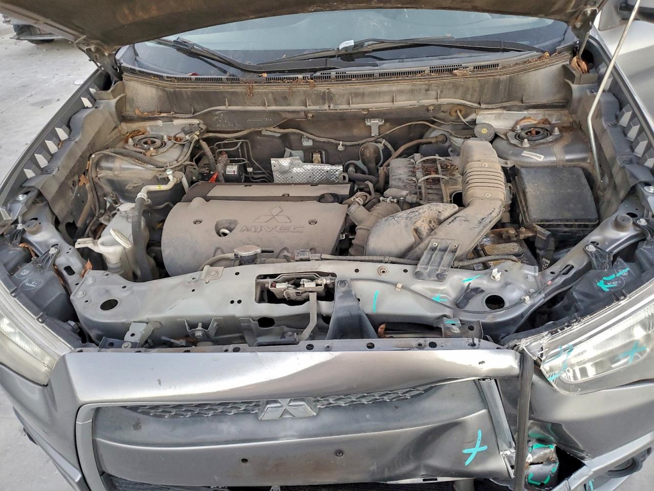 MITSUBISHI OUTLANDER ES