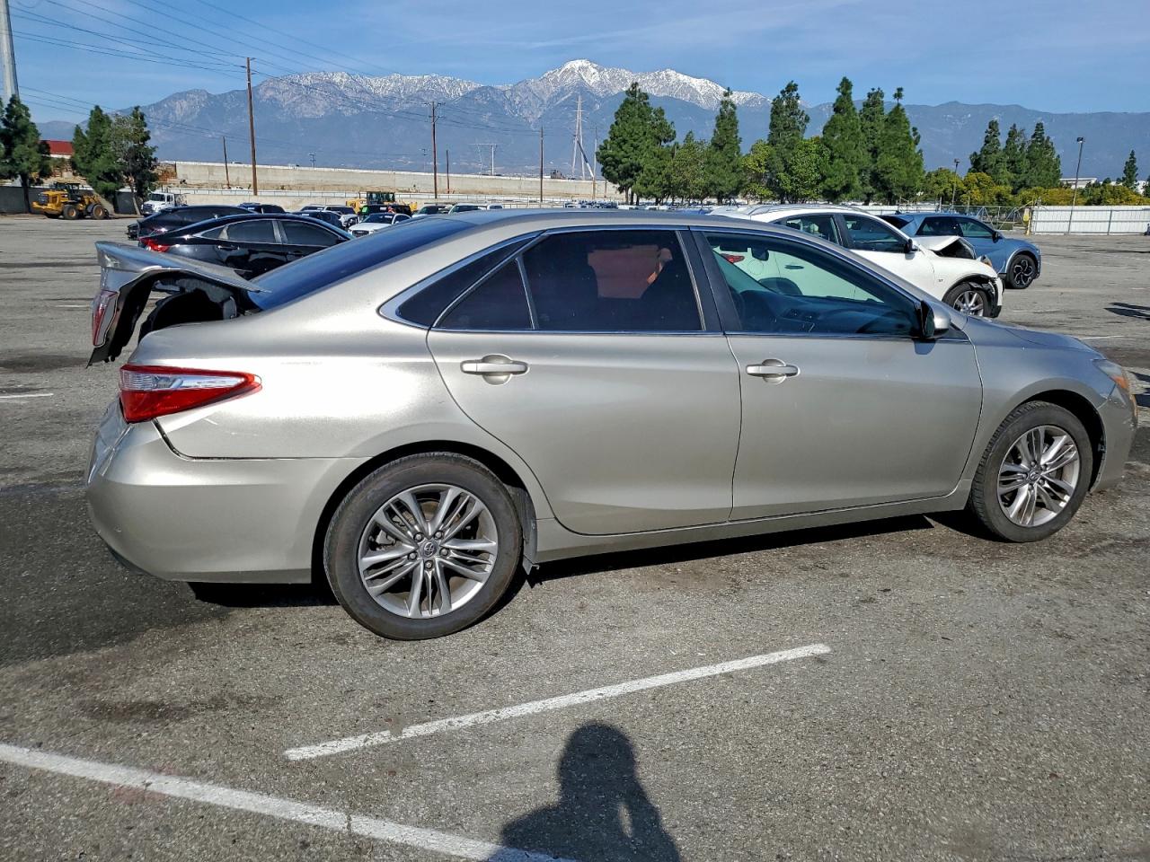 Lot #3304099509 2016 TOYOTA CAMRY LE