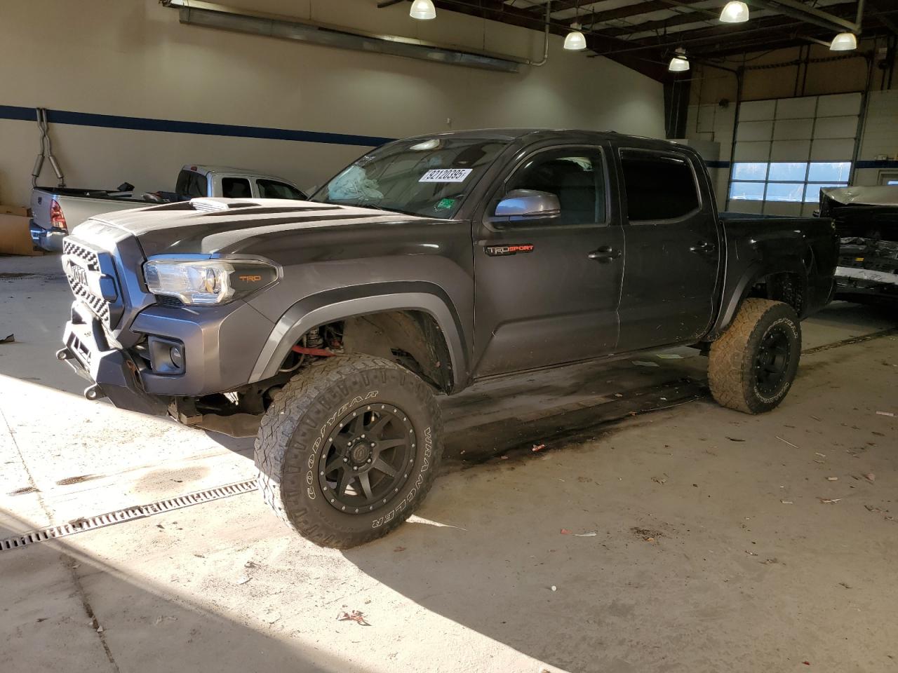 Lot #3301820390 2017 TOYOTA TACOMA DOU