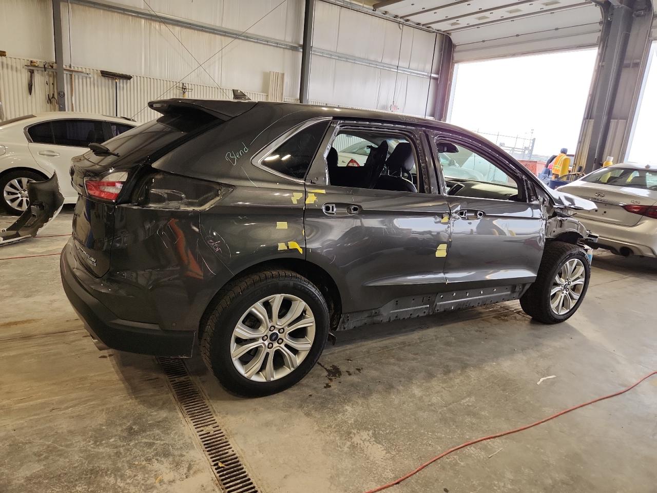 FORD EDGE TITANIUM