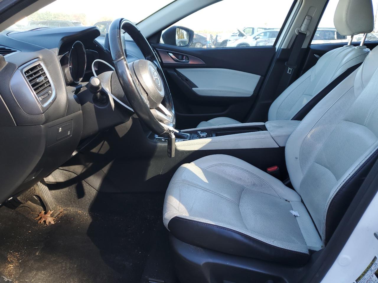 MAZDA 3 GRAND TOURING