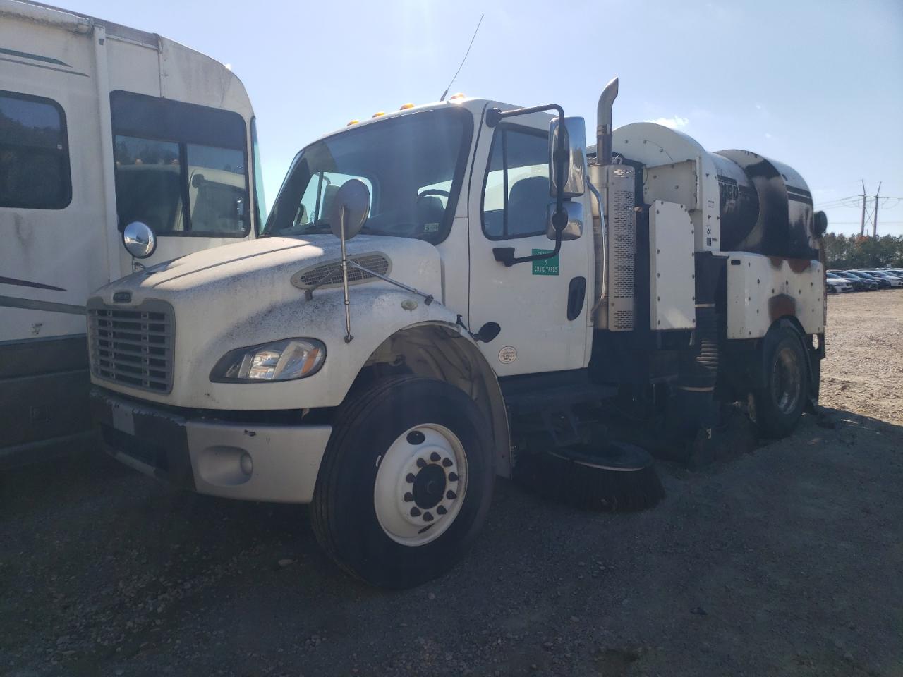 Lot #3297111507 2014 FREIGHTLINER M2 106 MED