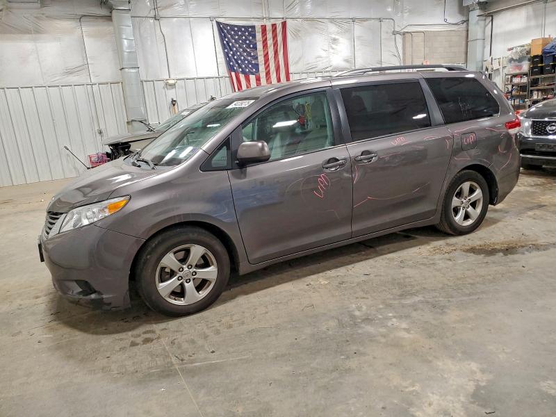 2013 TOYOTA SIENNA LE #3298140182