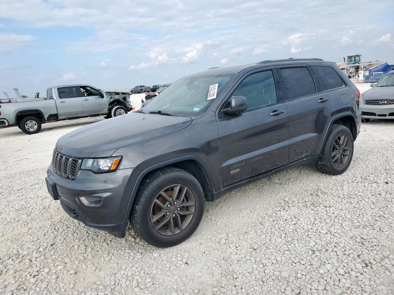 JEEP GRAND CHEROKEE LAREDO