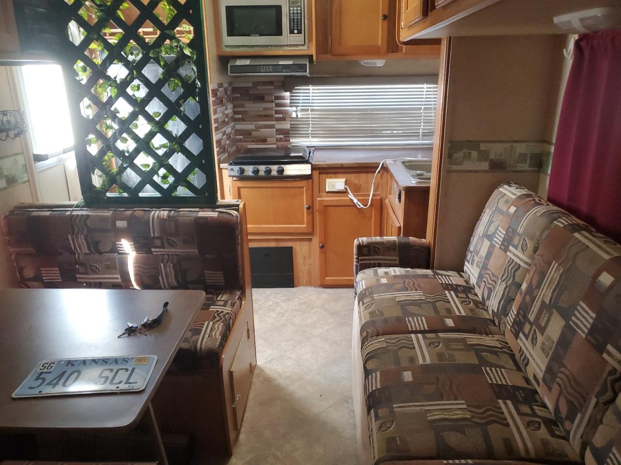 Lot #3285579279 2007 RVIS TRAIL-LITE