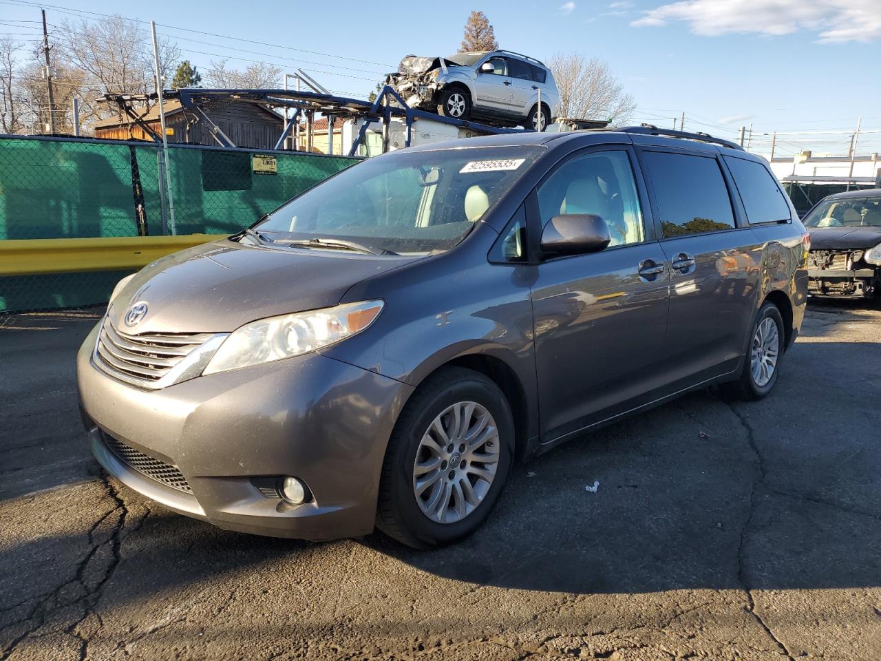 TOYOTA SIENNA XLE