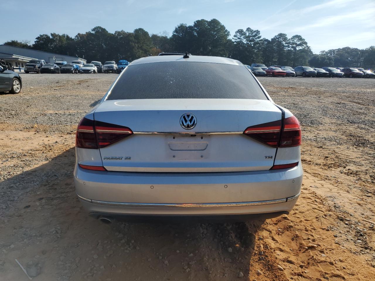 VOLKSWAGEN PASSAT SE
