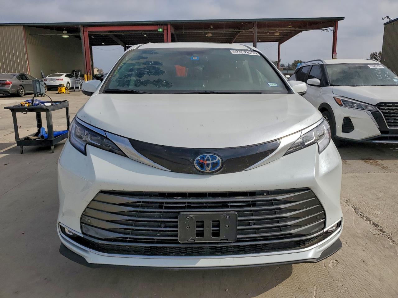 TOYOTA SIENNA LIMITED