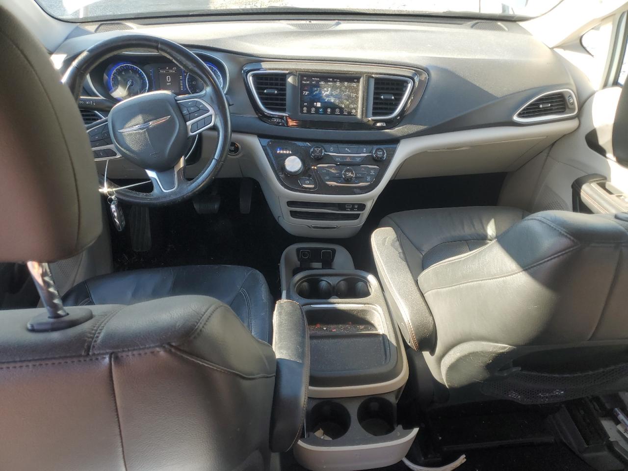 CHRYSLER PACIFICA TOURING L