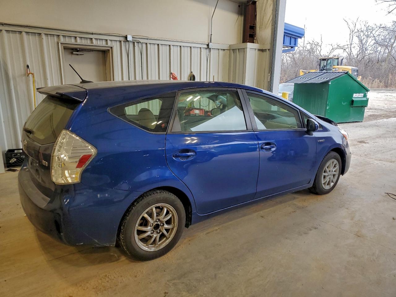 Lot #3315685714 2013 TOYOTA PRIUS V