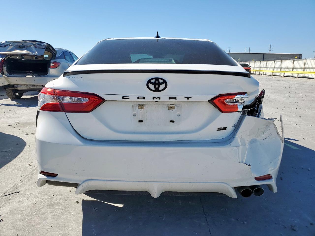 TOYOTA CAMRY SE