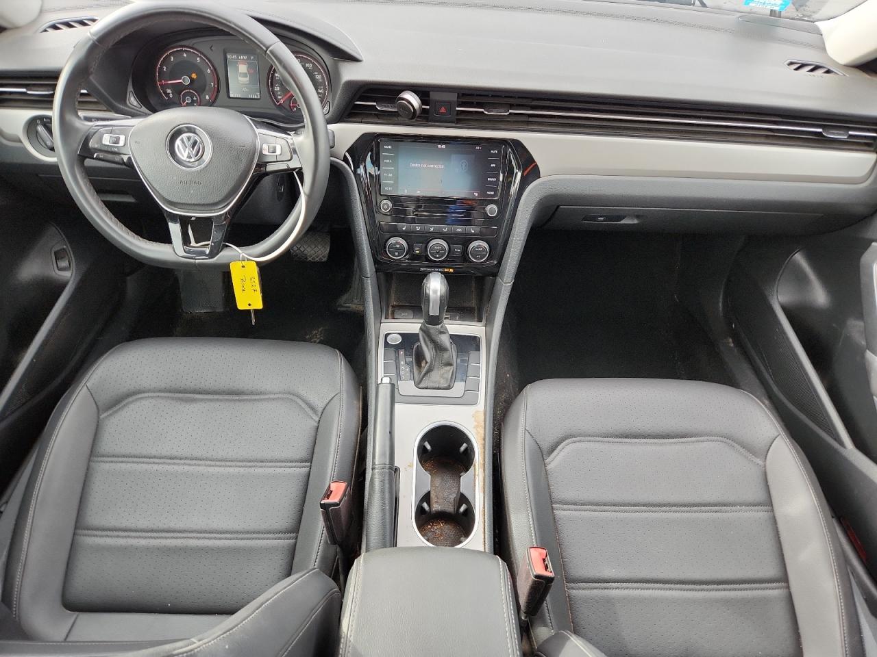 VOLKSWAGEN PASSAT SE