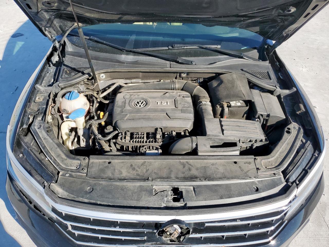 VOLKSWAGEN PASSAT SE