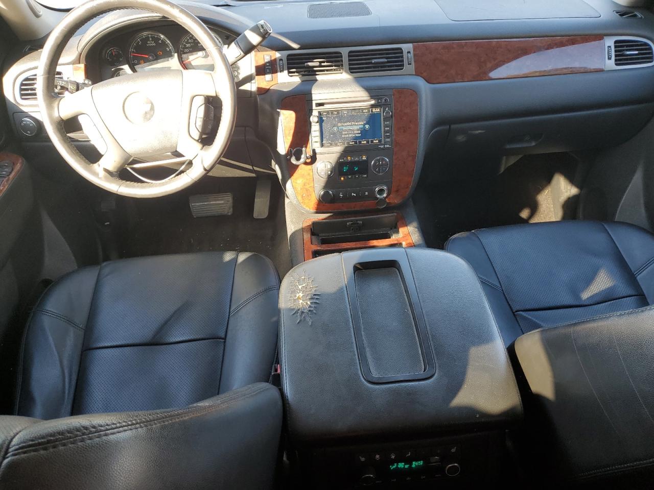 CHEVROLET SUBURBAN C1500 LTZ