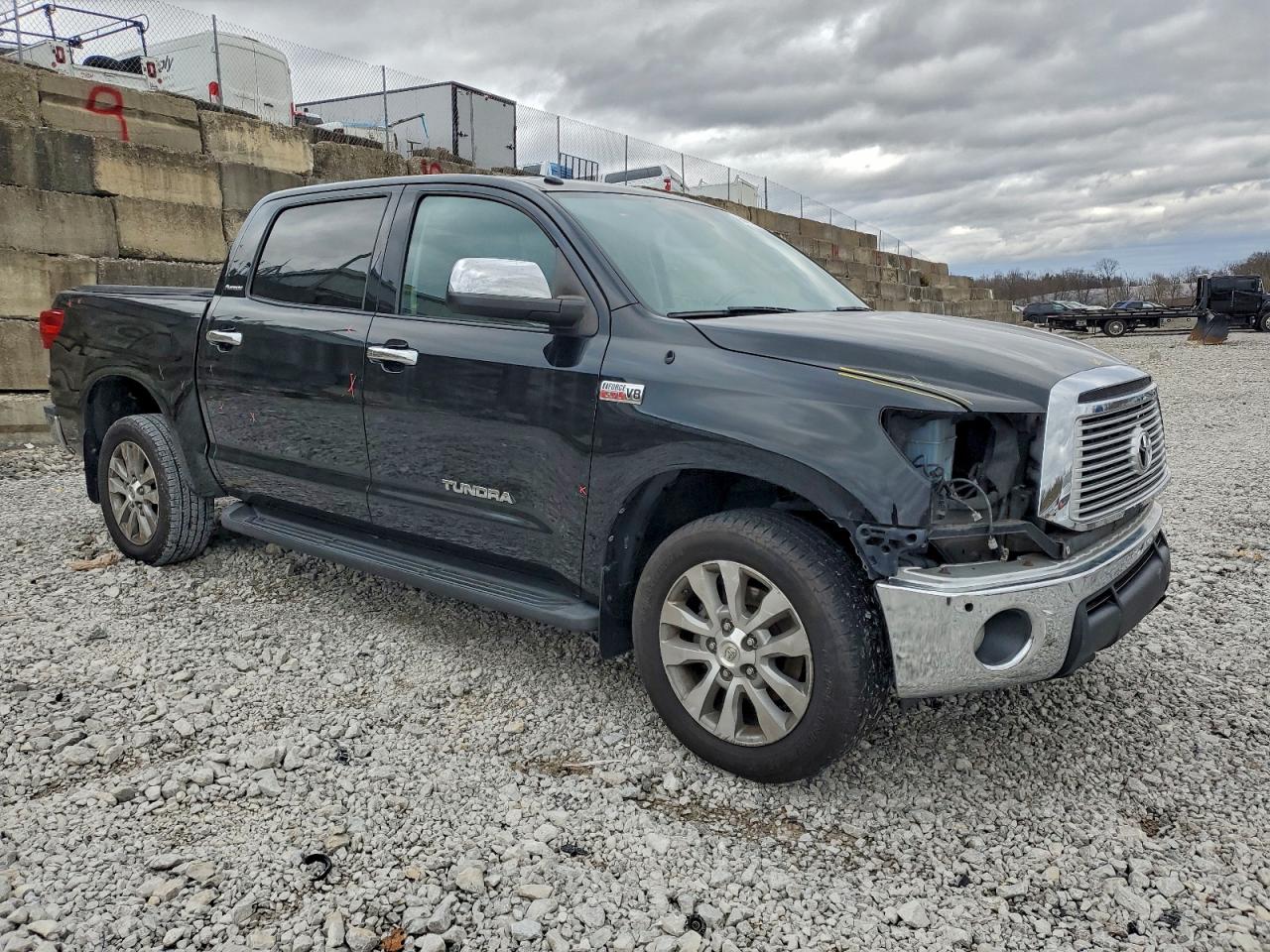 TOYOTA TUNDRA CREWMAX LIMITED