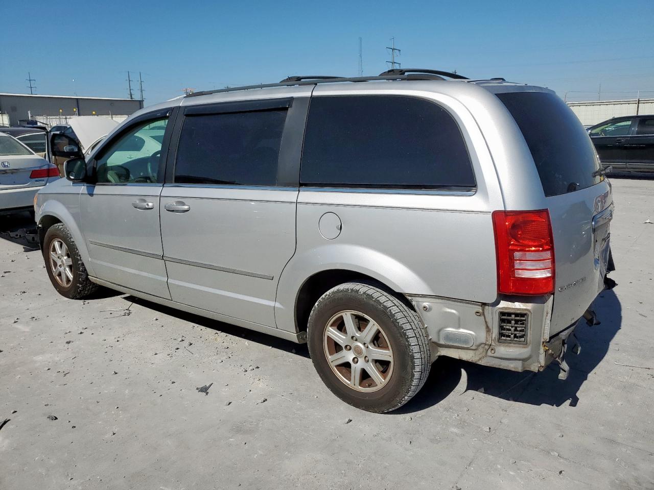 CHRYSLER TOWN & COUNTRY TOURING