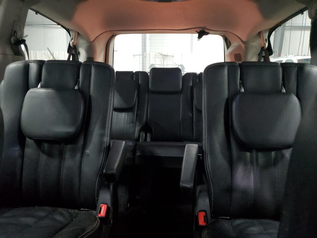 CHRYSLER TOWN & COUNTRY TOURING L