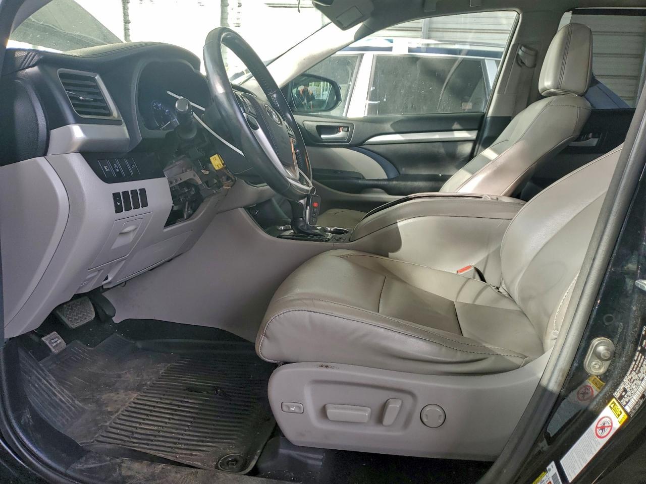 TOYOTA HIGHLANDER SE