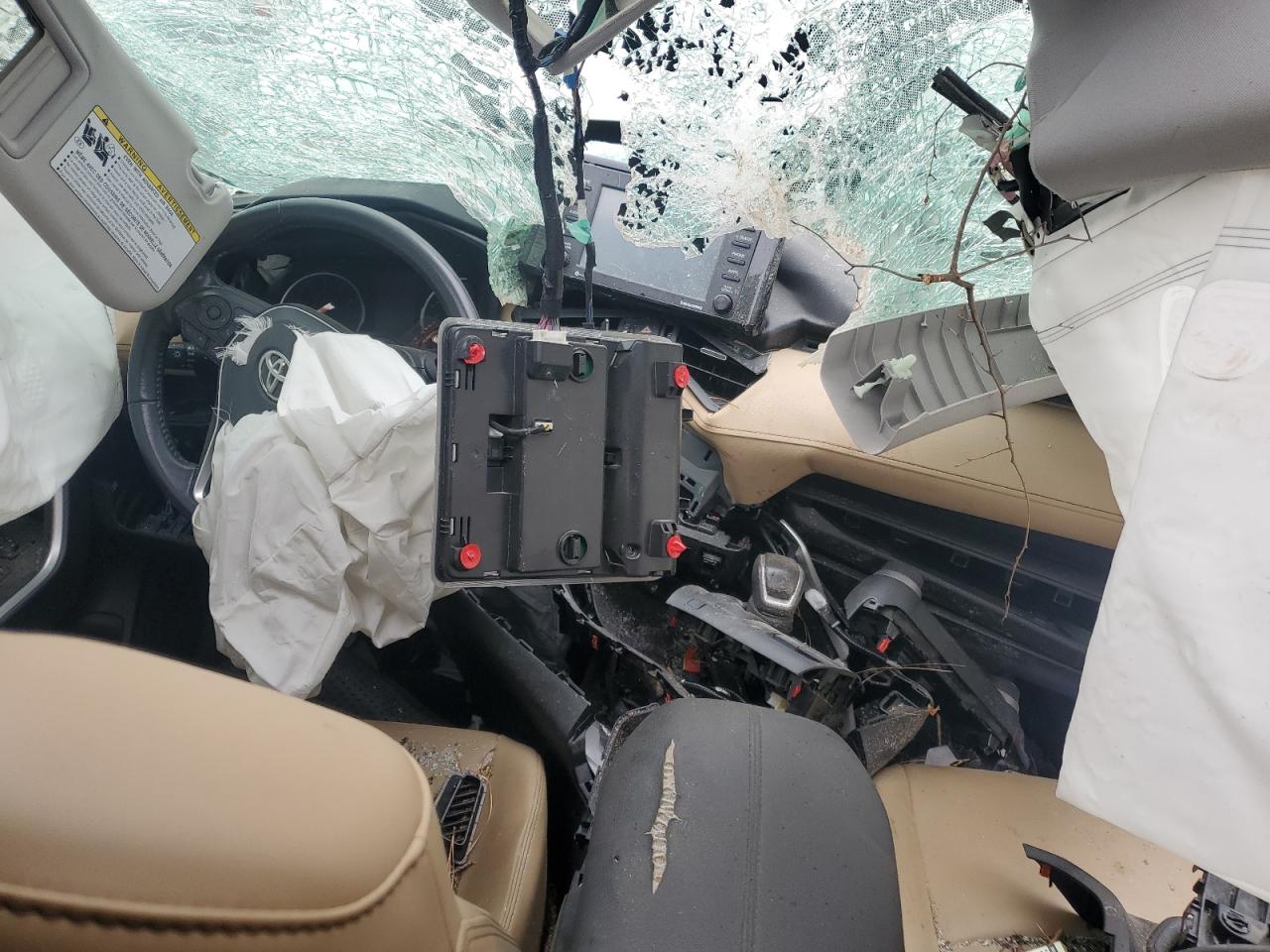 TOYOTA RAV4 XLE PREMIUM