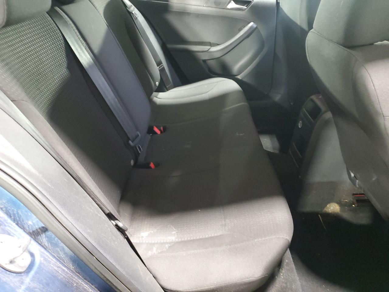 VOLKSWAGEN JETTA BASE