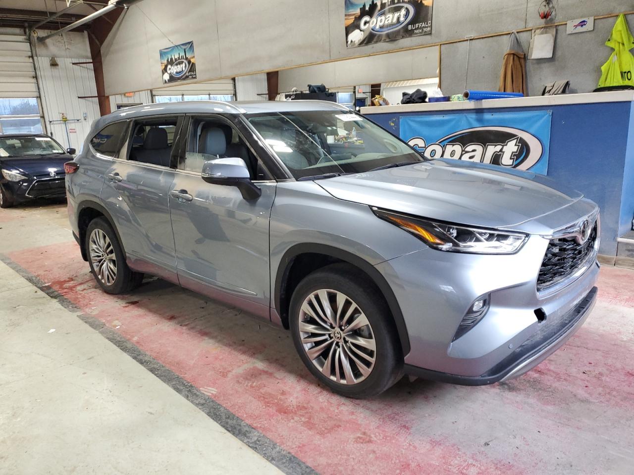 TOYOTA HIGHLANDER PLATINUM