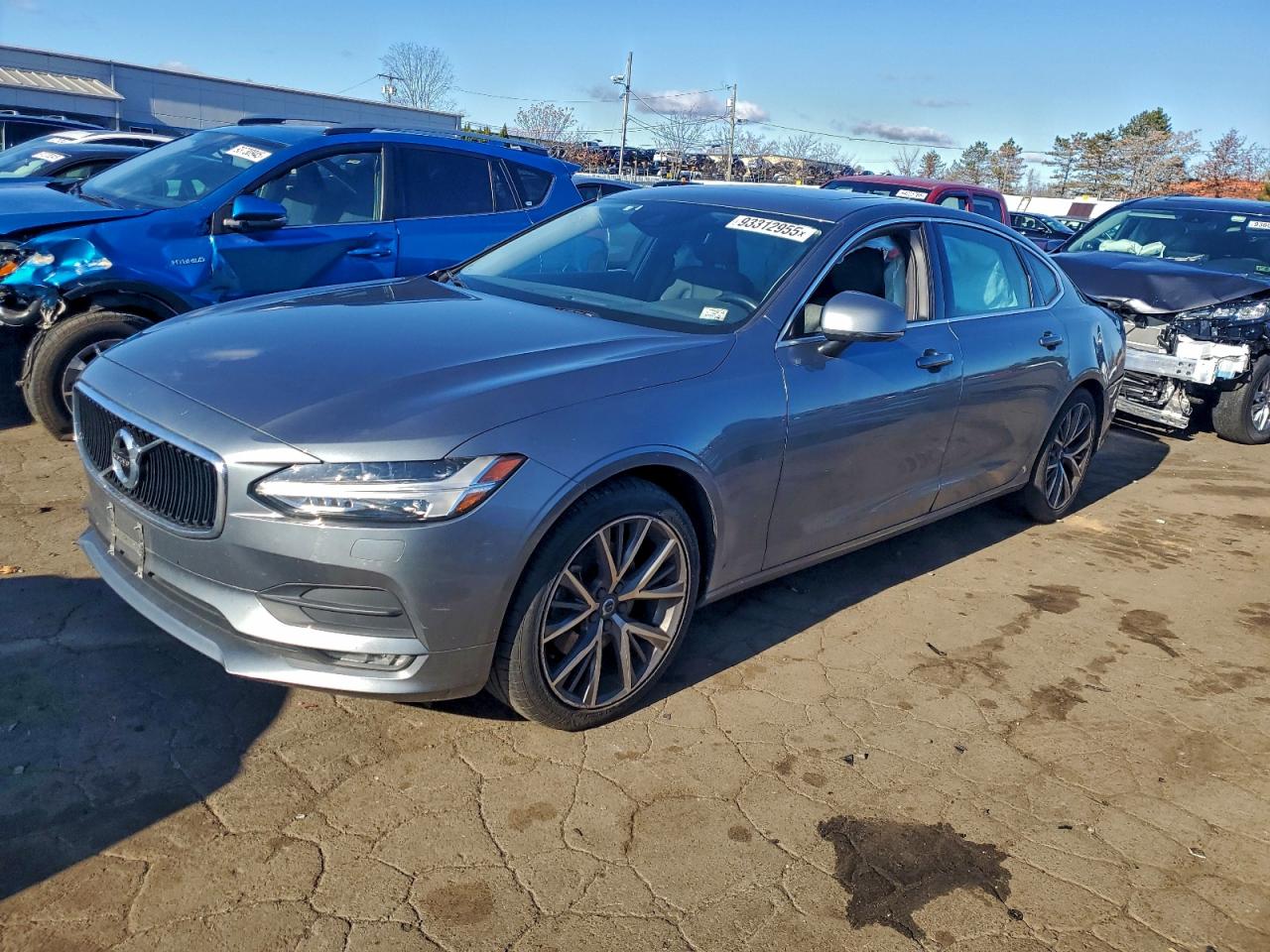 VOLVO S90 T5 MOMENTUM
