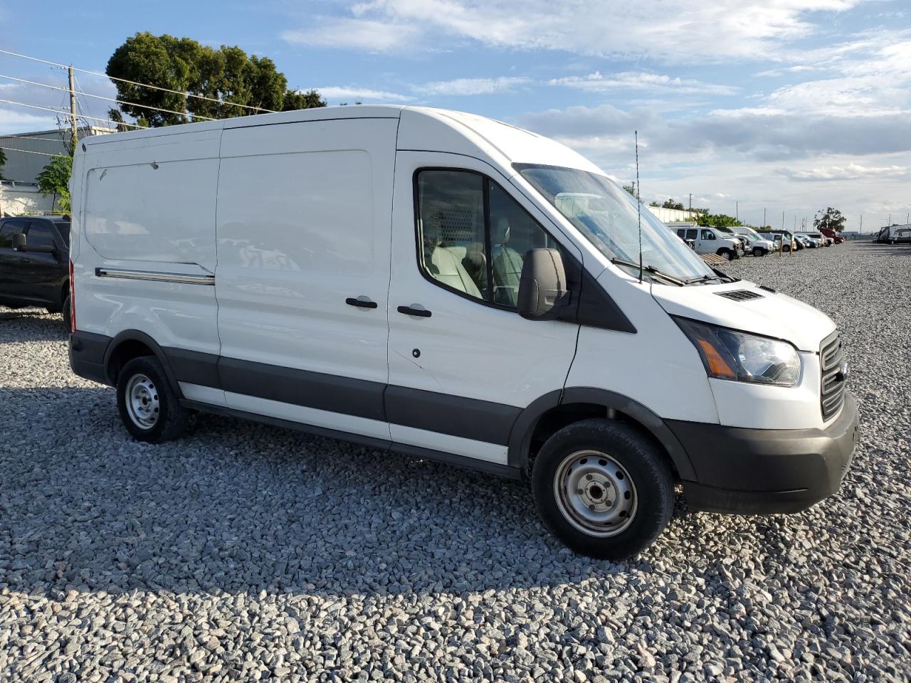 Lot #3302729088 2017 FORD TRANSIT