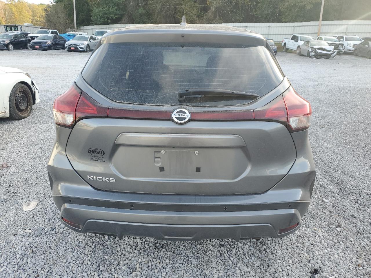 NISSAN KICKS S