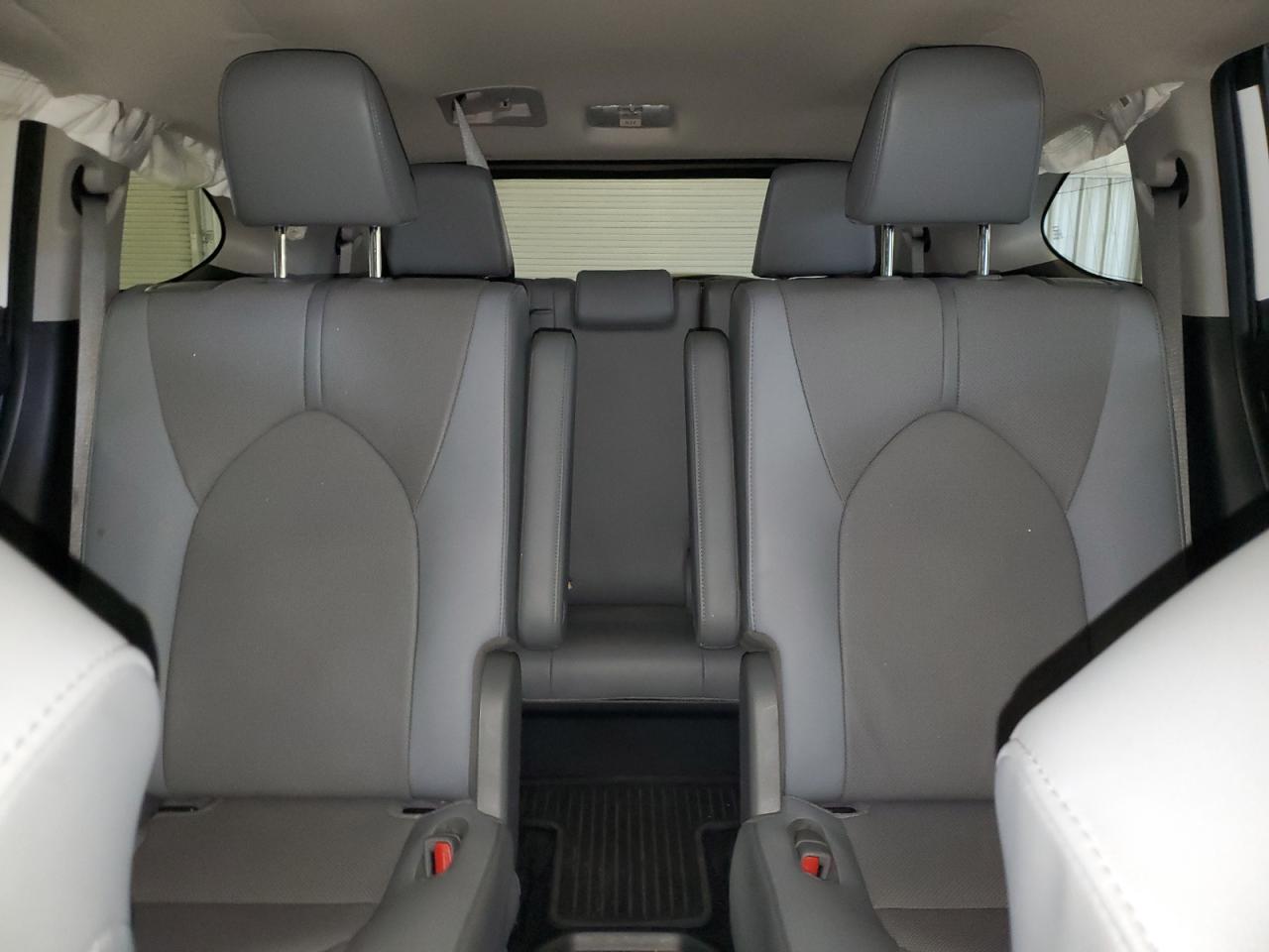 TOYOTA HIGHLANDER LIMITED