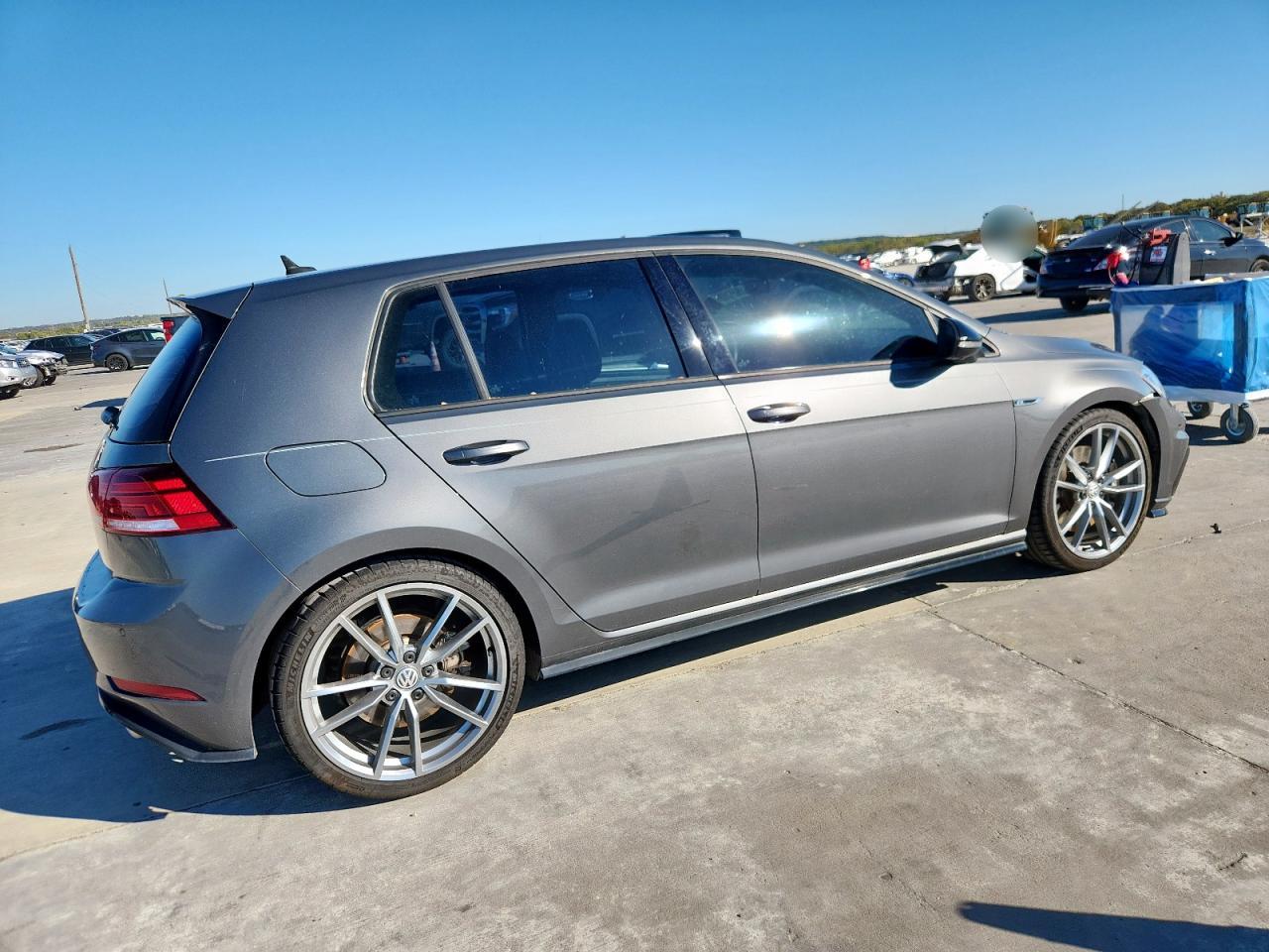 VOLKSWAGEN GOLF R