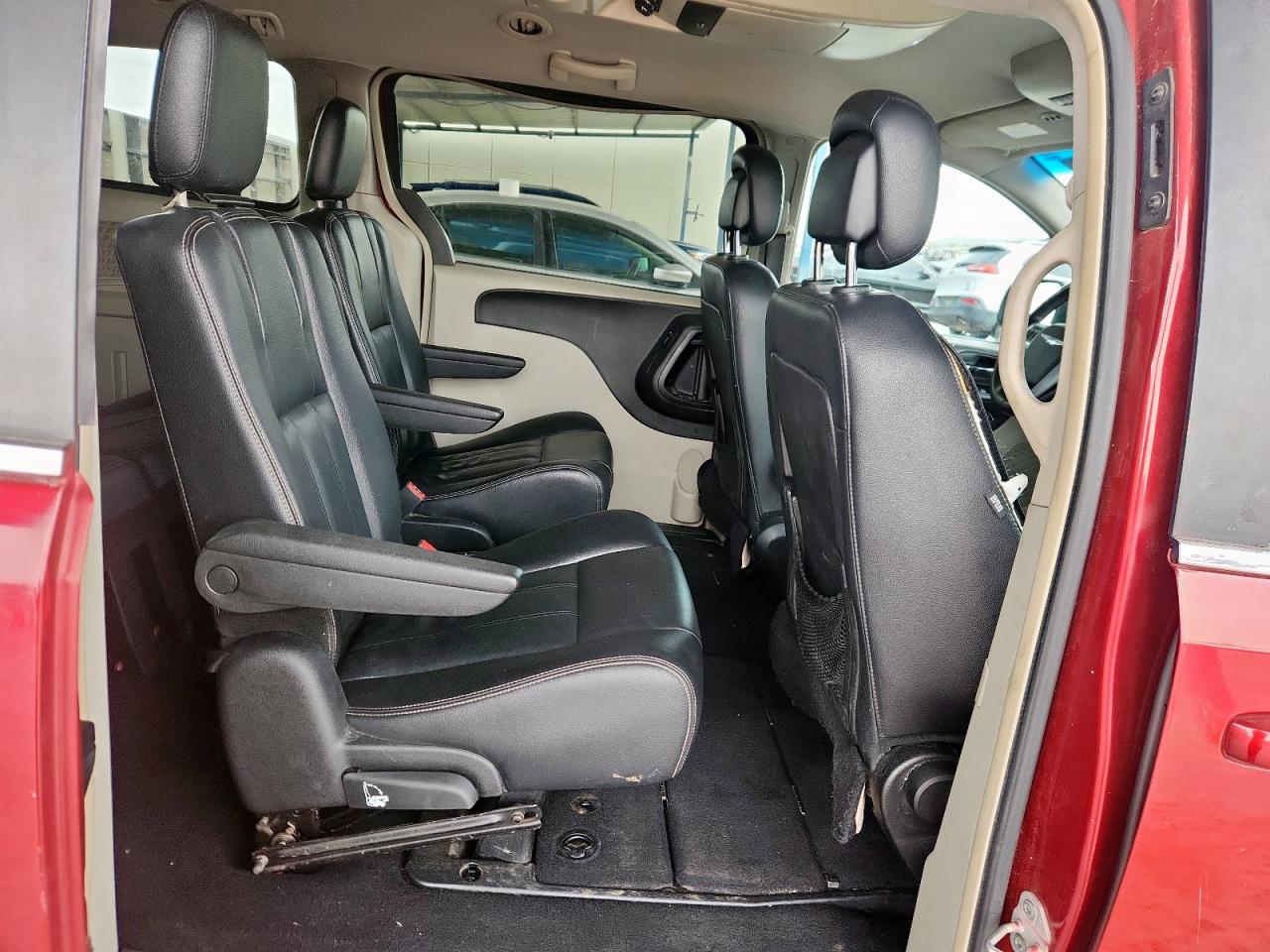 CHRYSLER TOWN & COUNTRY TOURING