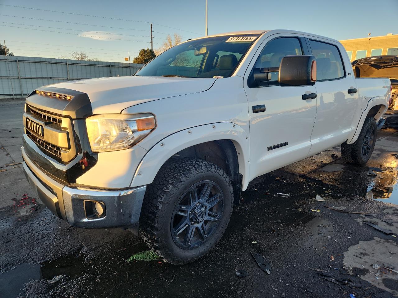 TOYOTA TUNDRA CREWMAX SR5