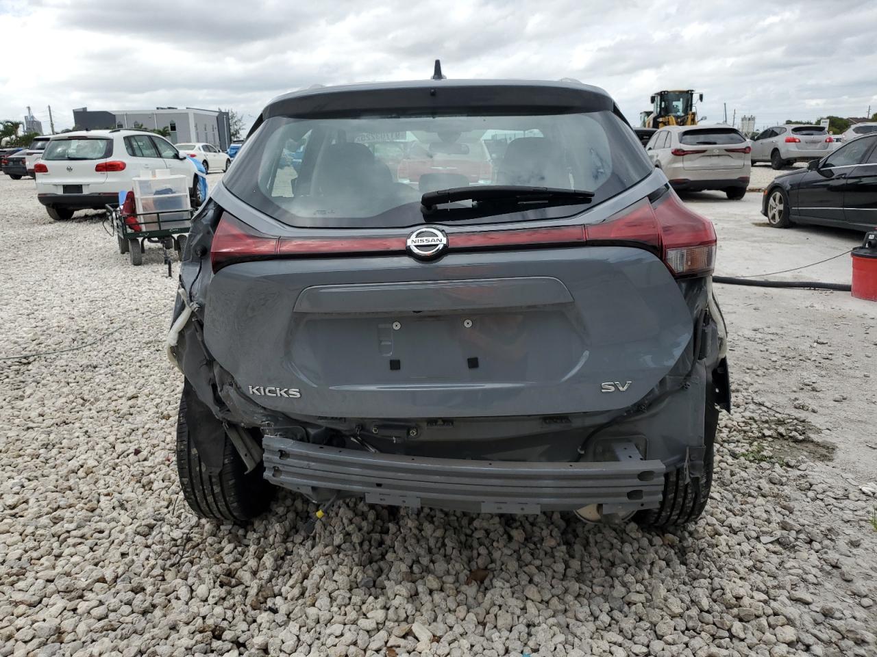 NISSAN KICKS SV